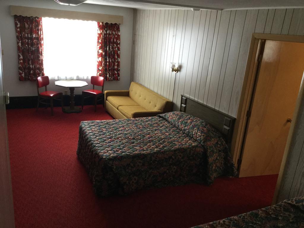 Cedars Motel Ironwood Kültér fotó