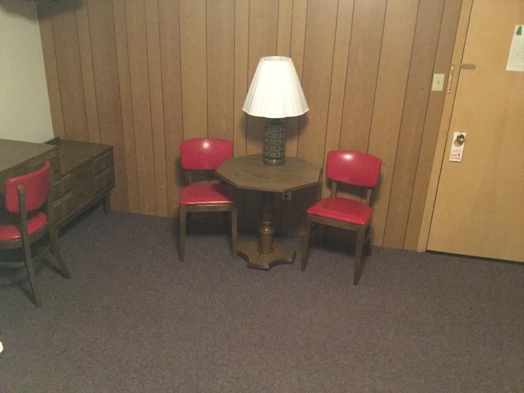 Cedars Motel Ironwood Kültér fotó