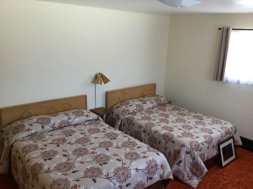 Cedars Motel Ironwood Kültér fotó