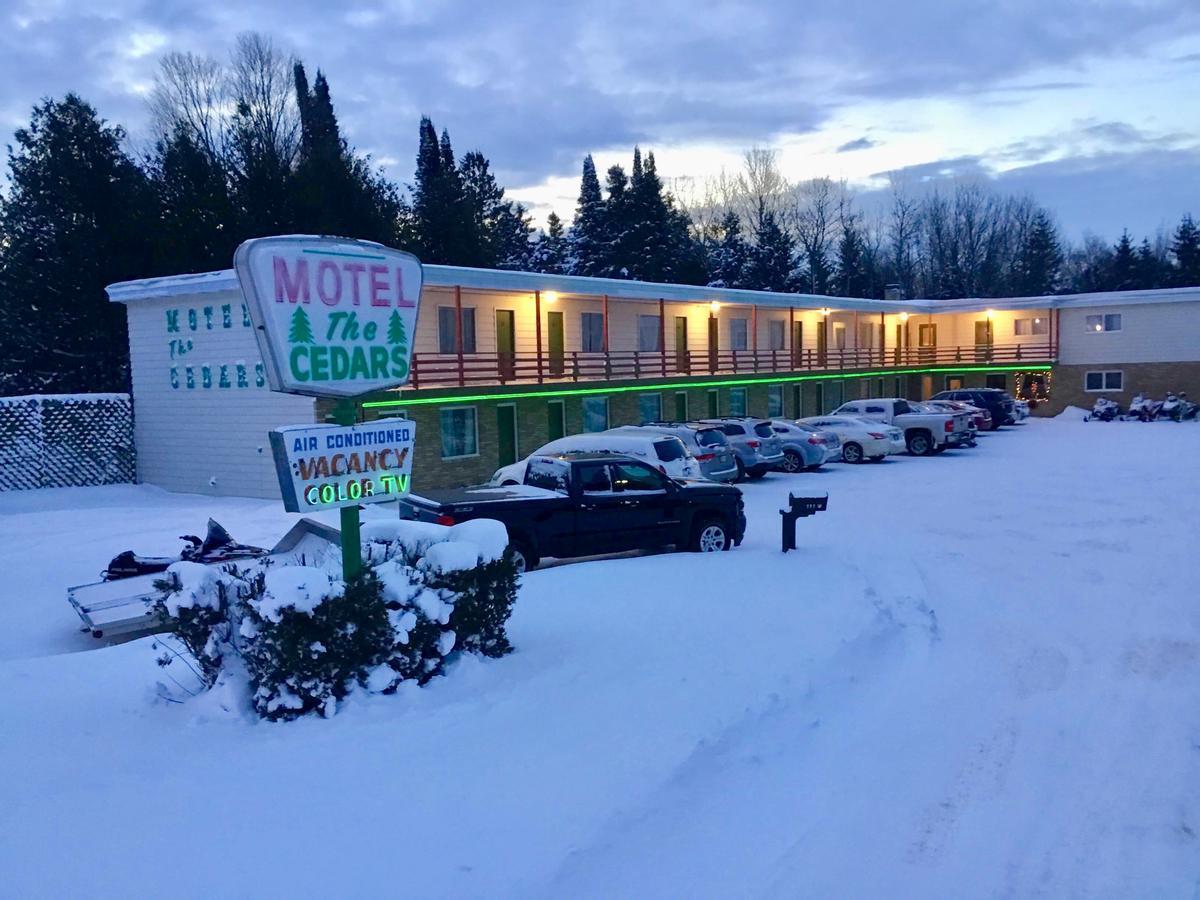Cedars Motel Ironwood Kültér fotó