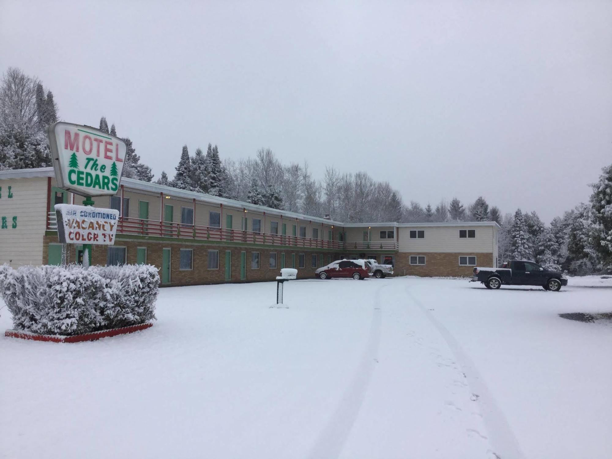 Cedars Motel Ironwood Kültér fotó