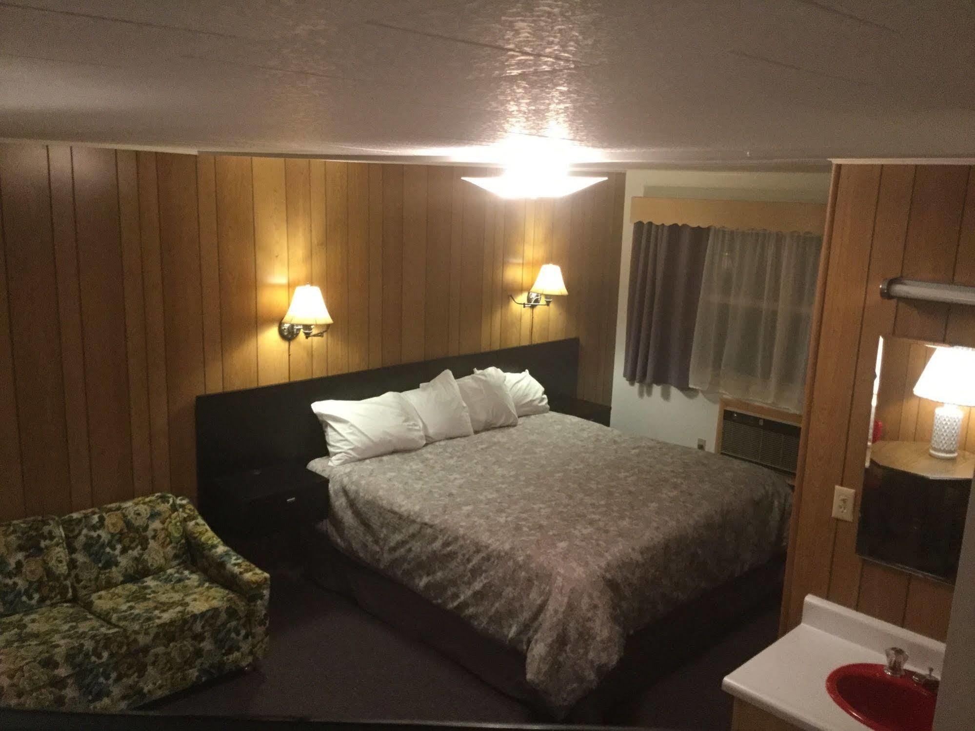 Cedars Motel Ironwood Kültér fotó