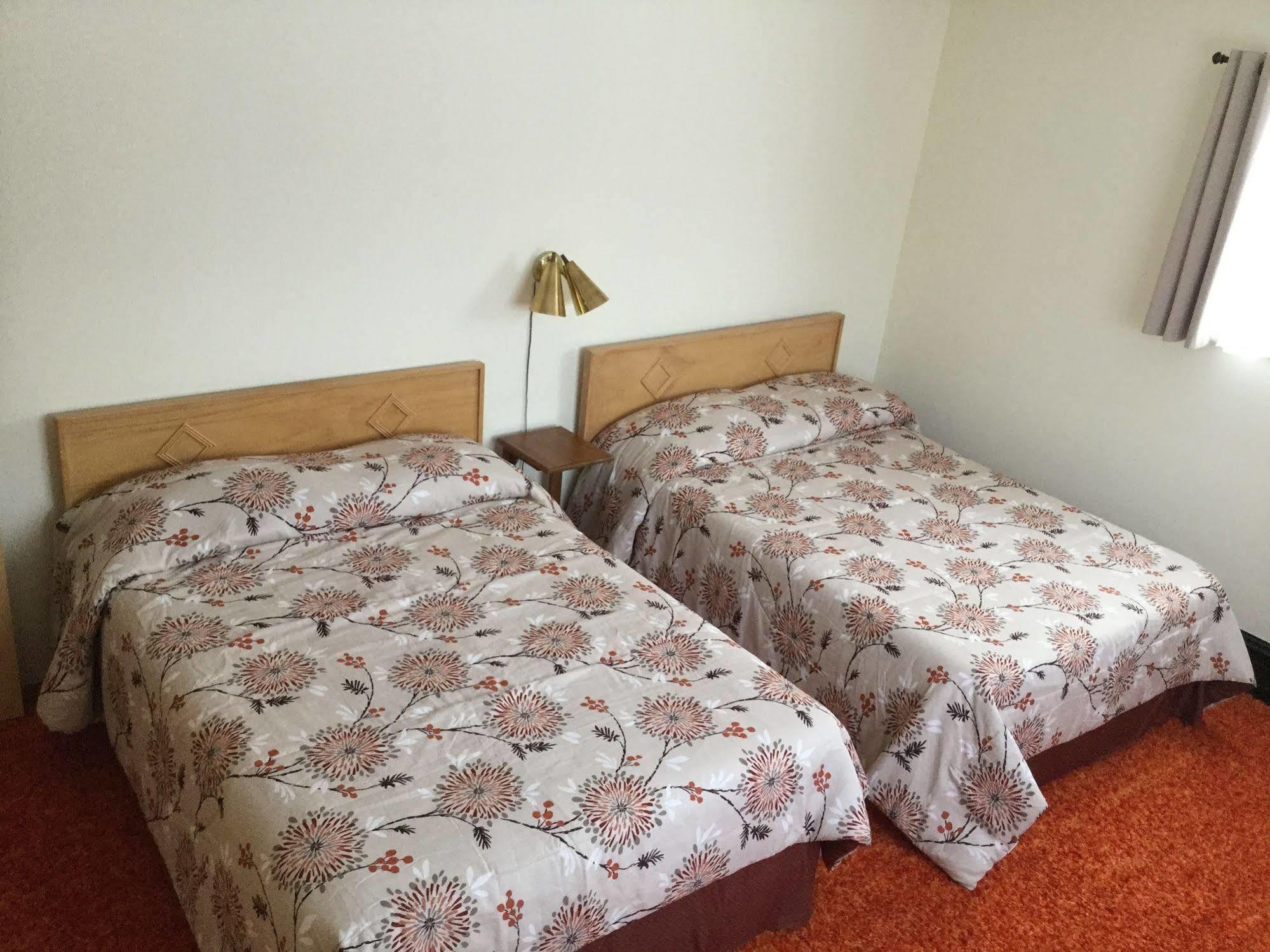 Cedars Motel Ironwood Kültér fotó