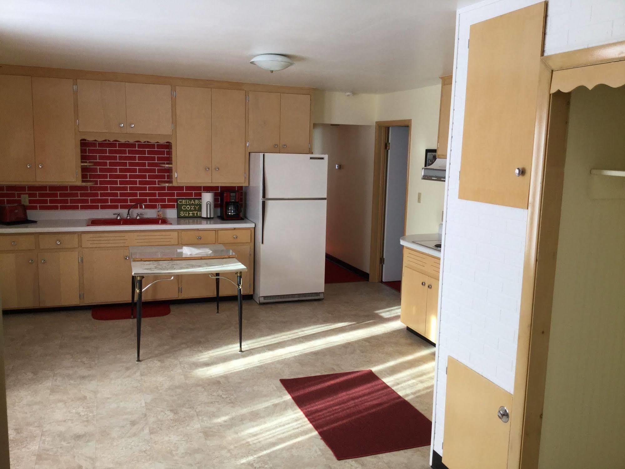 Cedars Motel Ironwood Kültér fotó
